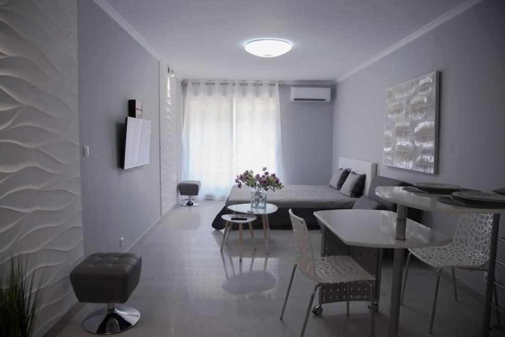 Stylish Studio In Only 50 Meters From Beach ! Ницца Экстерьер фото